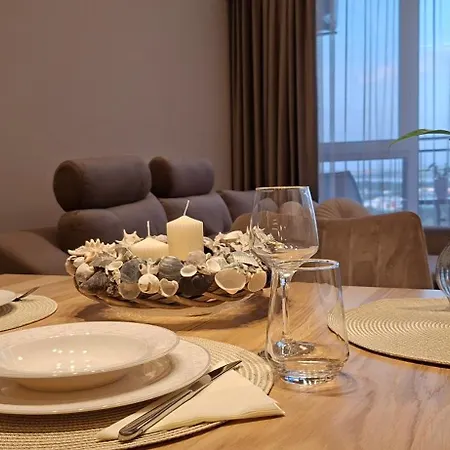 Arena Izgrev Luxury - Sea View, Skyline, Free Parking Апартаменти *