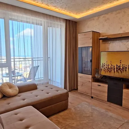 Arena Izgrev Luxury - Sea View, Skyline, Free Parking Апартаменти Бургас