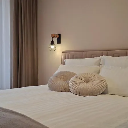 Arena Izgrev Luxury - Sea View, Skyline, Free Parking Апартаменти *